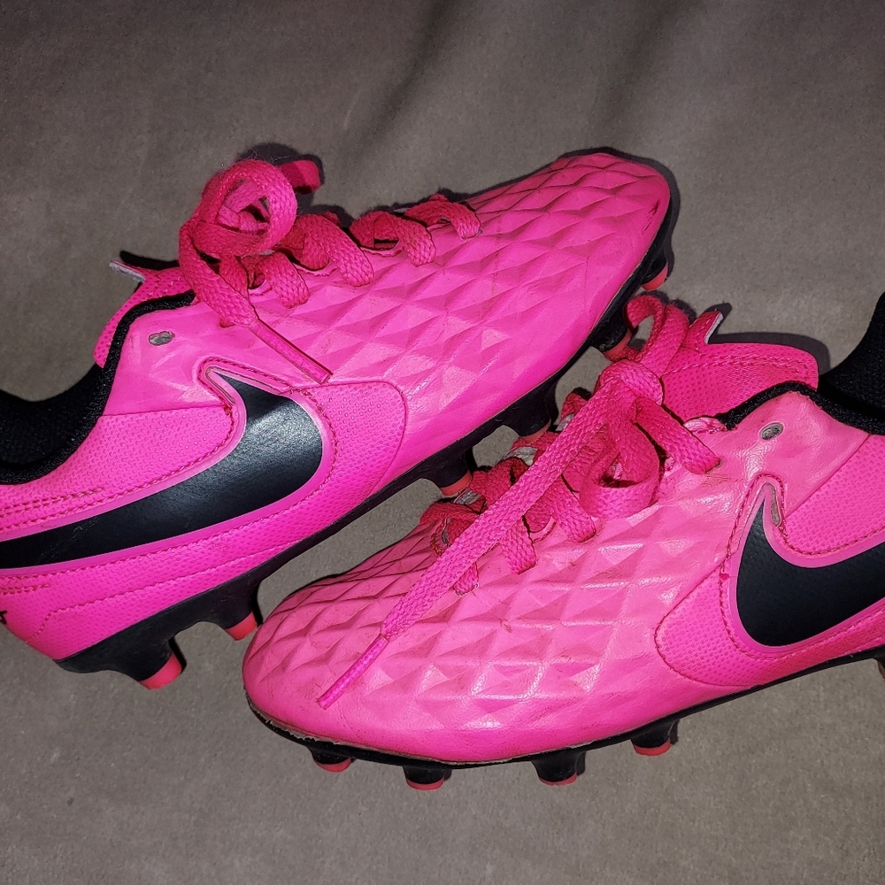 Girl's Nike Soccer Cleats Sz12